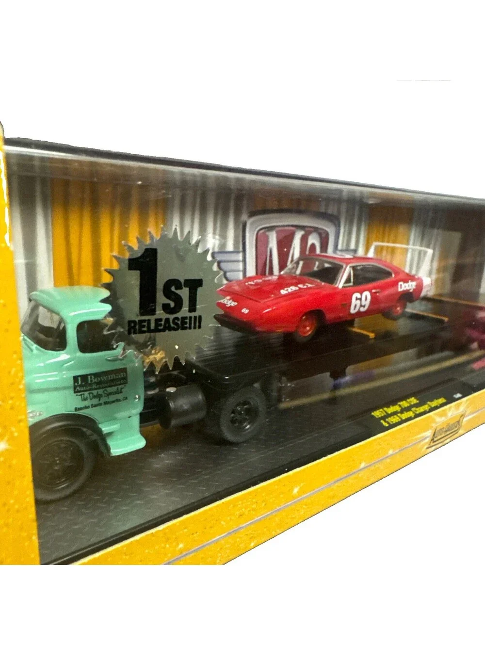 1:64 M2 Machines Auto-Haulers 1957 Dodge 700 COE & 1969 Dodge Charger Daytona